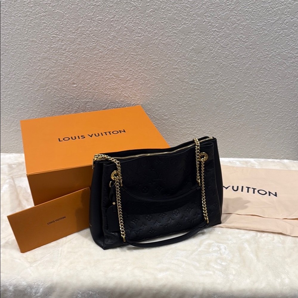 Louis Vuitton Black Chain Shoulder Bag